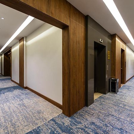 Voyage Hotel & Suites Рияд Екстериор снимка
