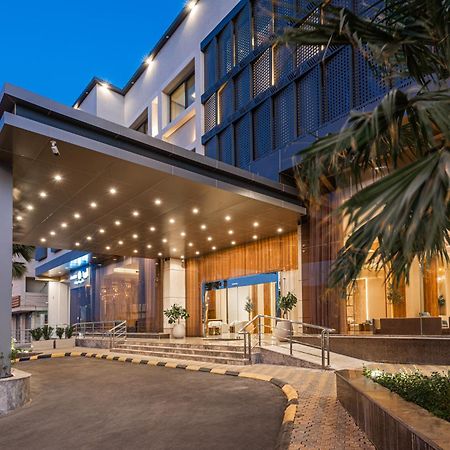 Voyage Hotel & Suites Рияд Екстериор снимка