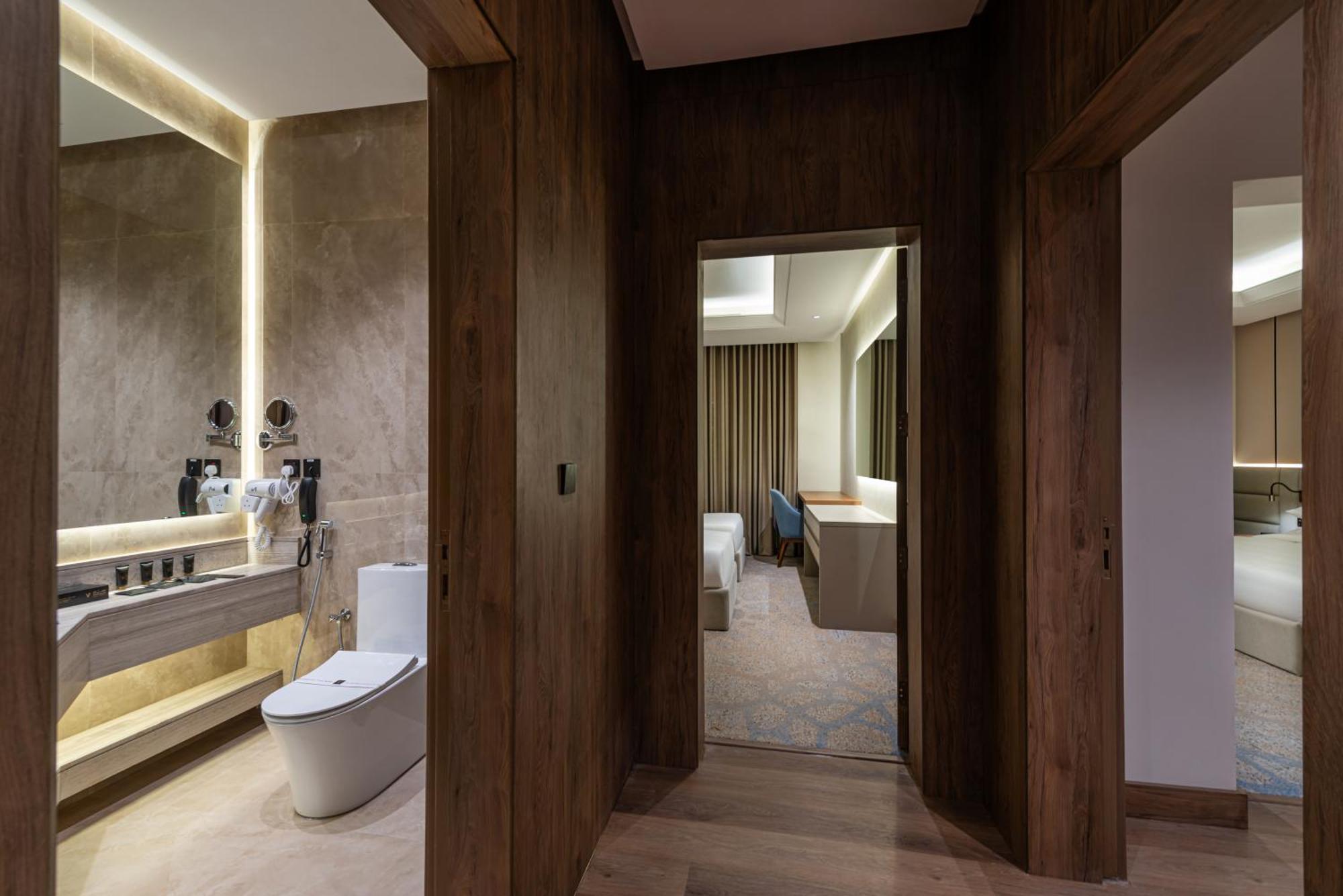 Voyage Hotel & Suites Рияд Екстериор снимка