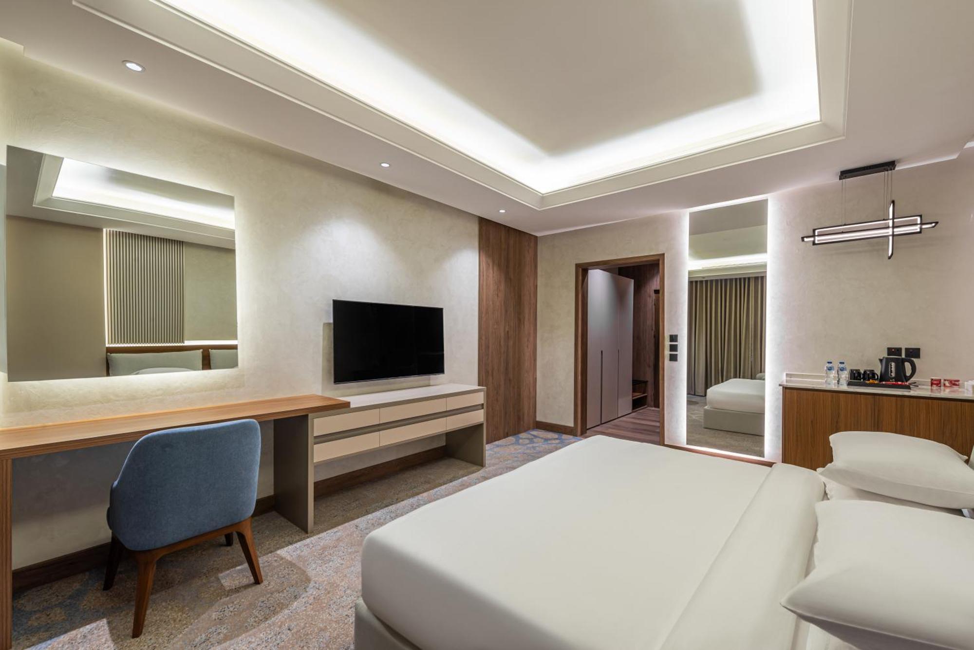 Voyage Hotel & Suites Рияд Екстериор снимка