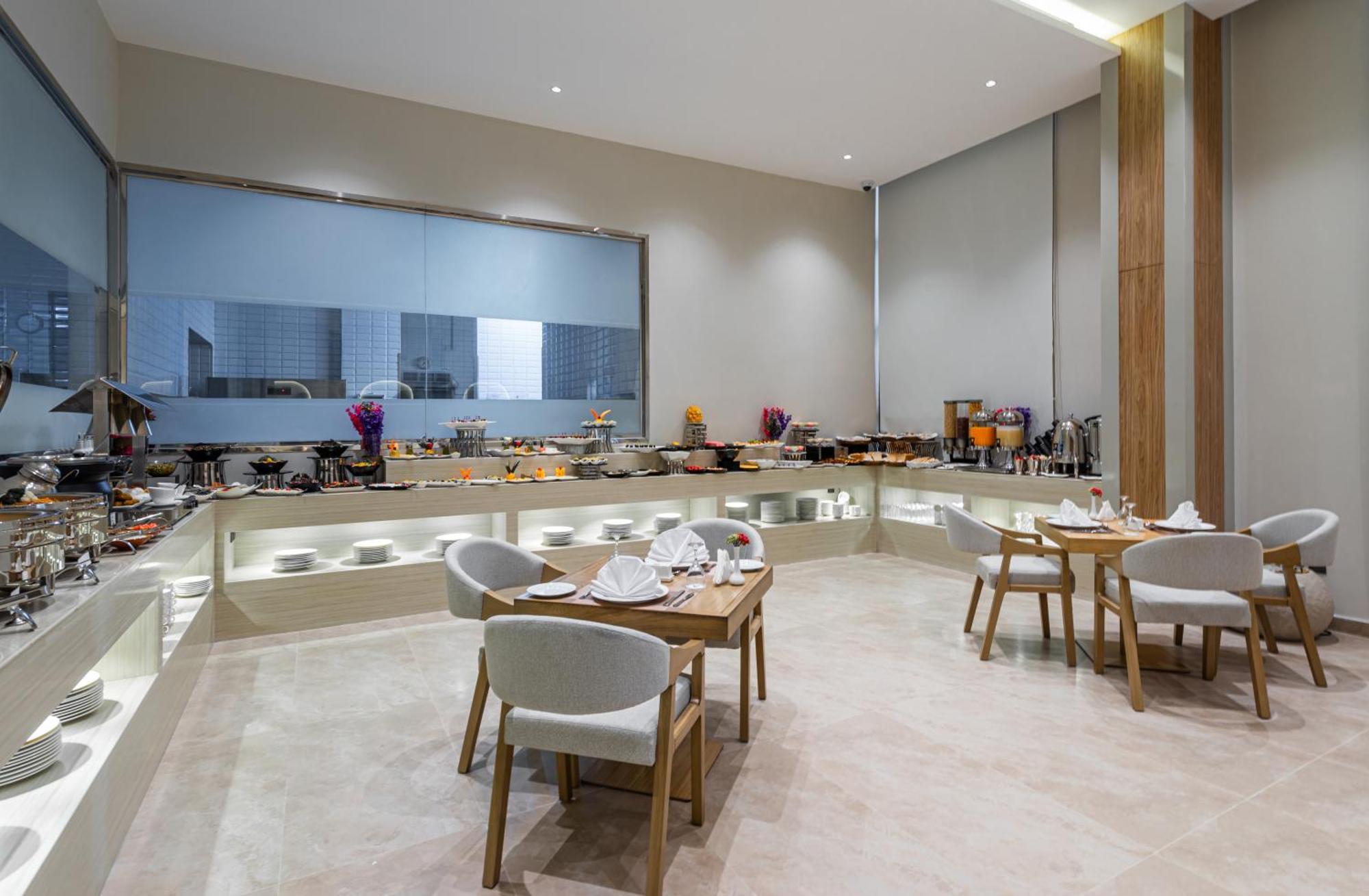 Voyage Hotel & Suites Рияд Екстериор снимка