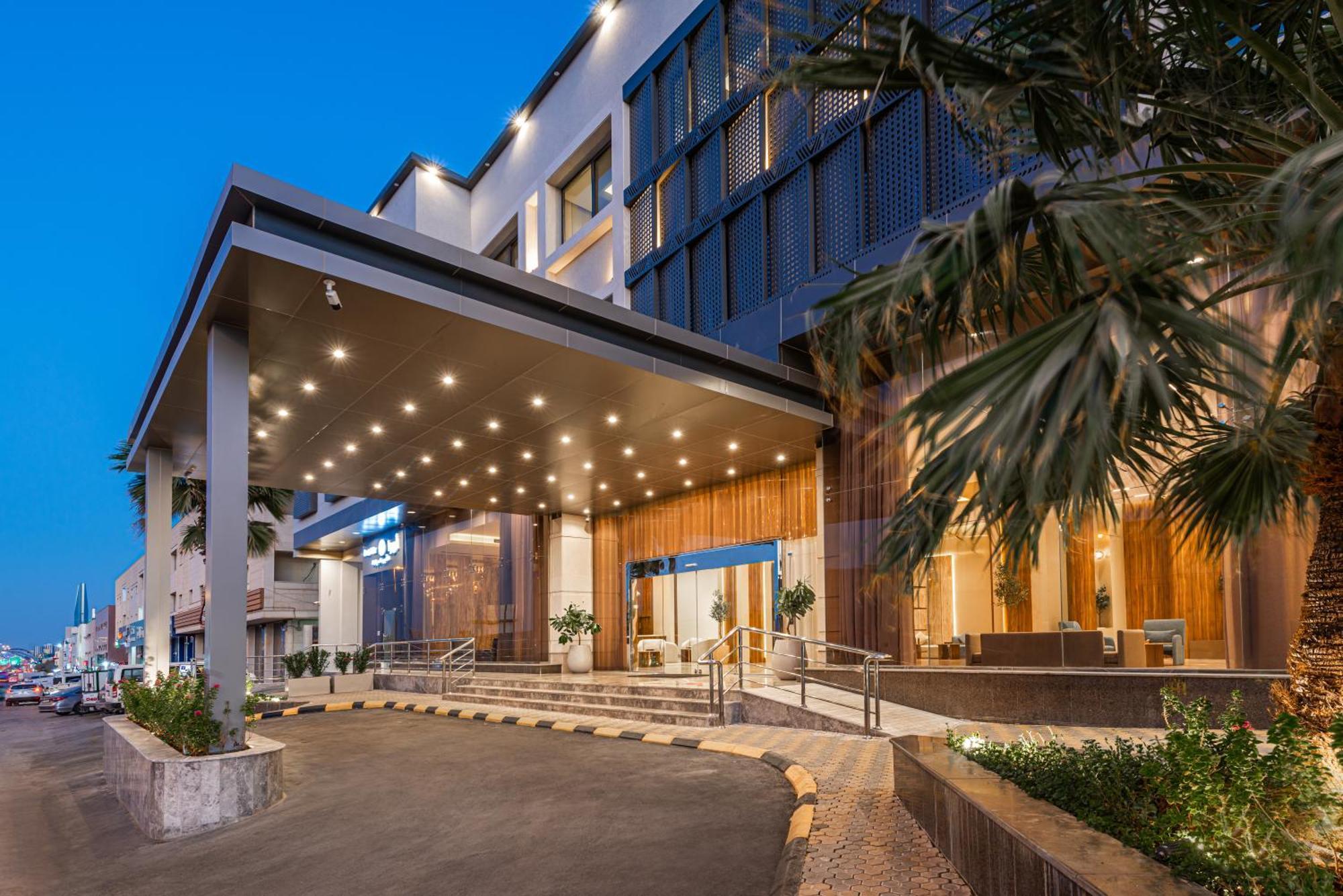 Voyage Hotel & Suites Рияд Екстериор снимка